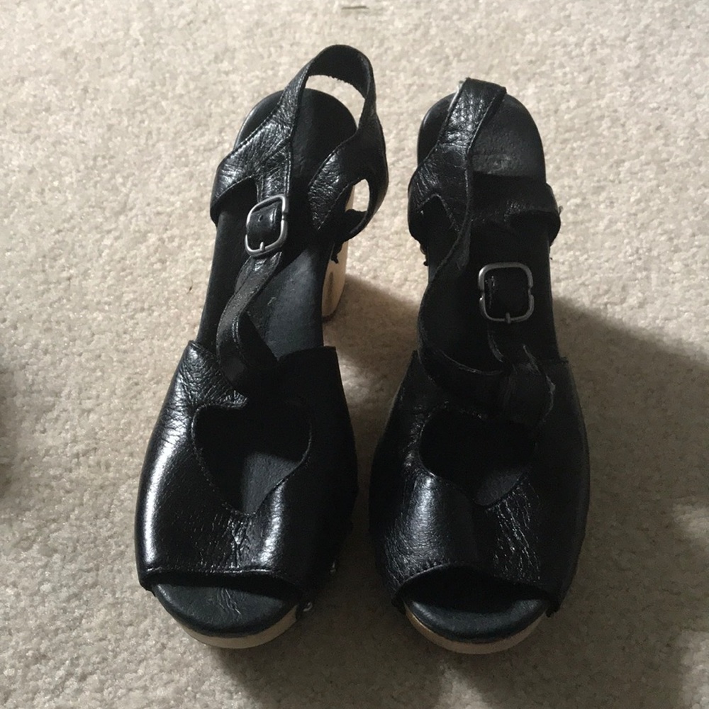 Ugg Brand Size 37 platform wooden heels